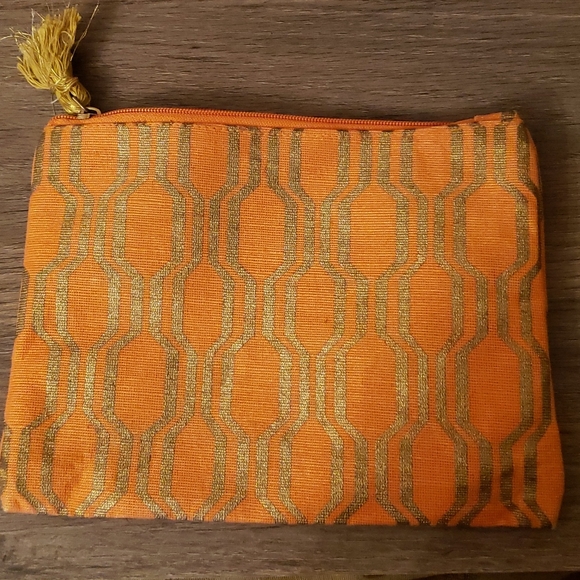 Lion King inspired Makeup & Jewelry Bundle - Picture 5 of 6